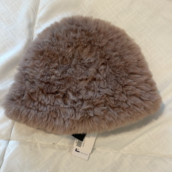 Love Token Beanie - Picture 5 of 6